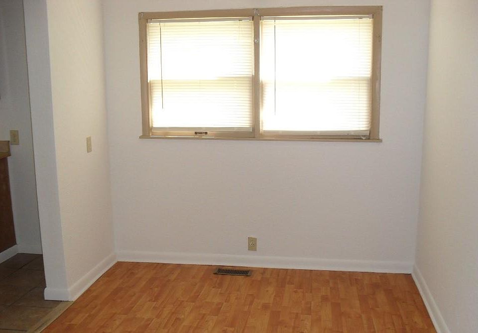 1st image of 612 S 5th St