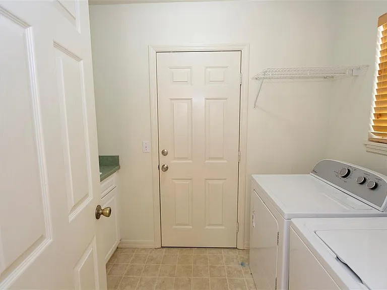 2340 NW 16th Ave — Photo 26