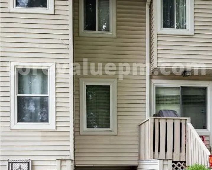 1617 Riedel Rd — Photo 2