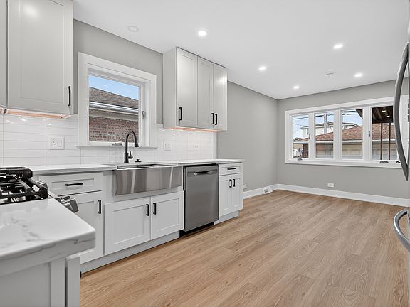 4th image of 4249 N Sayre Ave