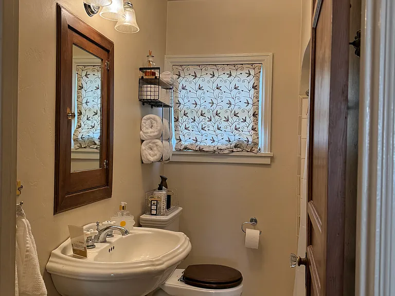 123 W 27th St — Photo 20
