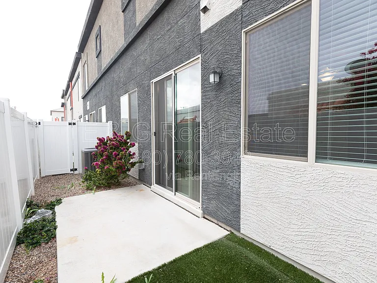 2950 N 38th St #13 — Photo 28