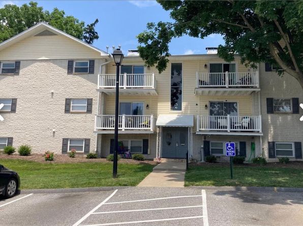 2 Warren Lodge Ct APT 2A