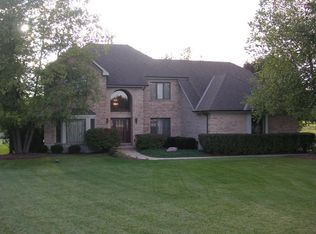 39W679 Denker Ct, St Charles, IL 60175