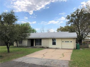 1502 Rand Rd, Kaufman, TX 75142