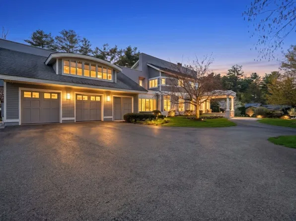 24 Prynne Ridge Rd, Longmeadow, MA 01106