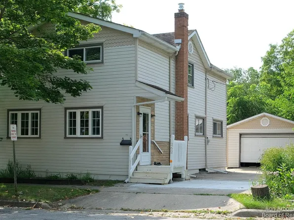 262 Harrison St, Chelsea, MI 48118