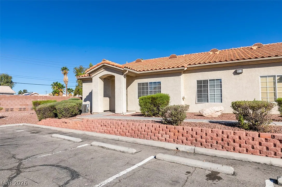 2 bed, 2.0 bath, 1151 sqft, $1,600 — Photo 2