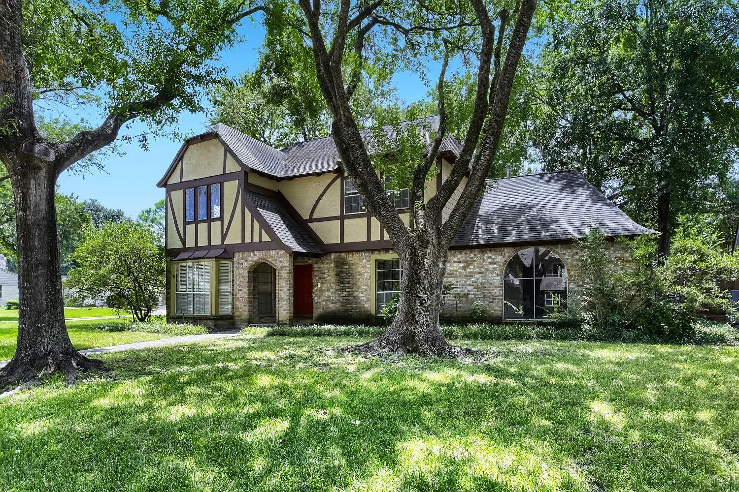 4 bed, 2.5 bath, 2774 sqft, $3,170 — Photo 2