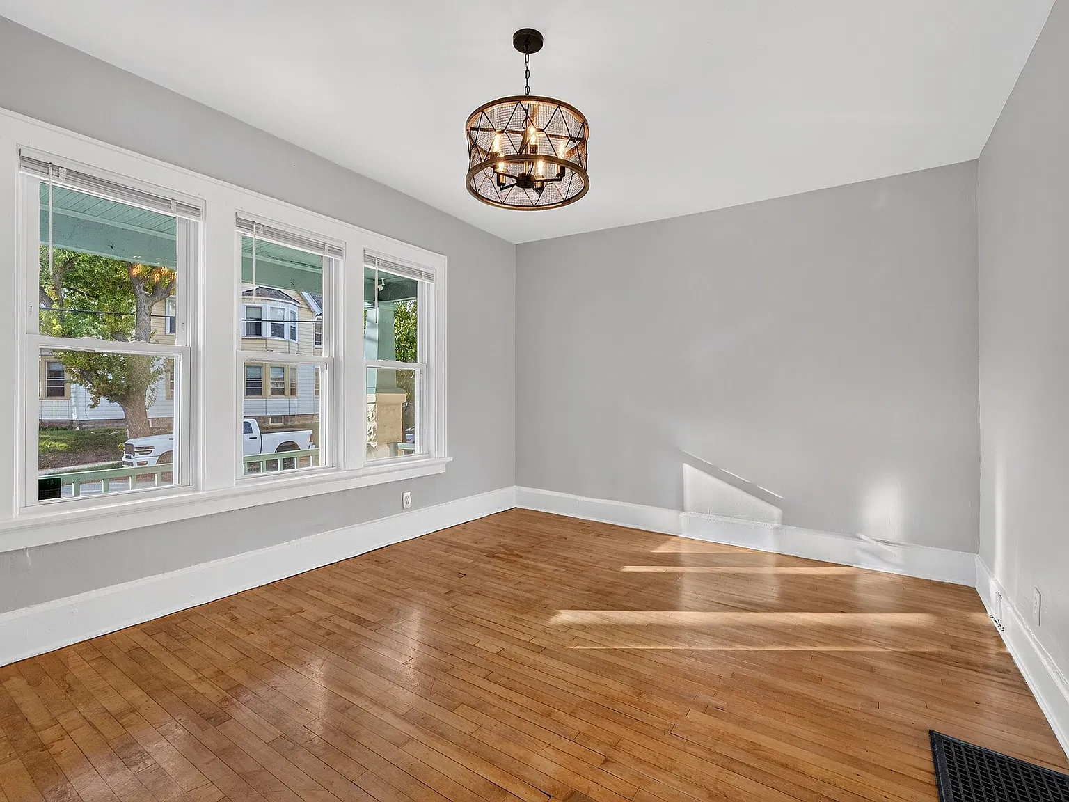 Beautifully Renovated 2-Bedroom Apartment Near Brady Street! — Photo 3