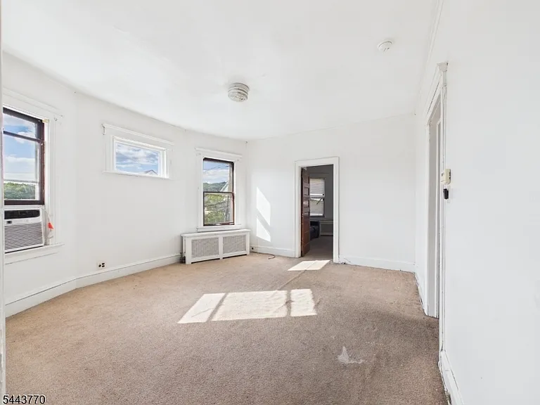 139 Fairview Ave #2 — Photo 10