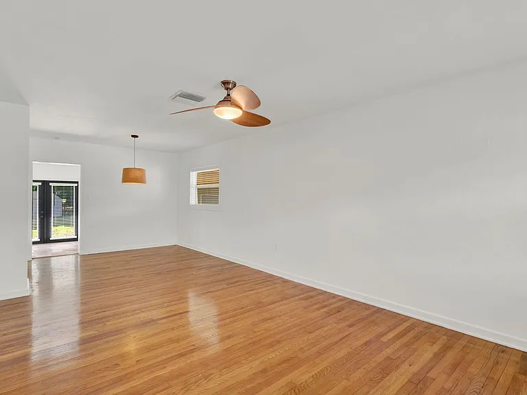 3345 Lila Dr — Photo 2