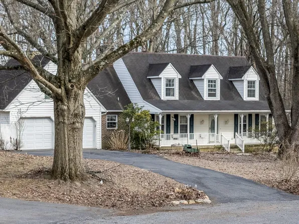 701 Great Oak Ln, Kennett Square, PA 19348