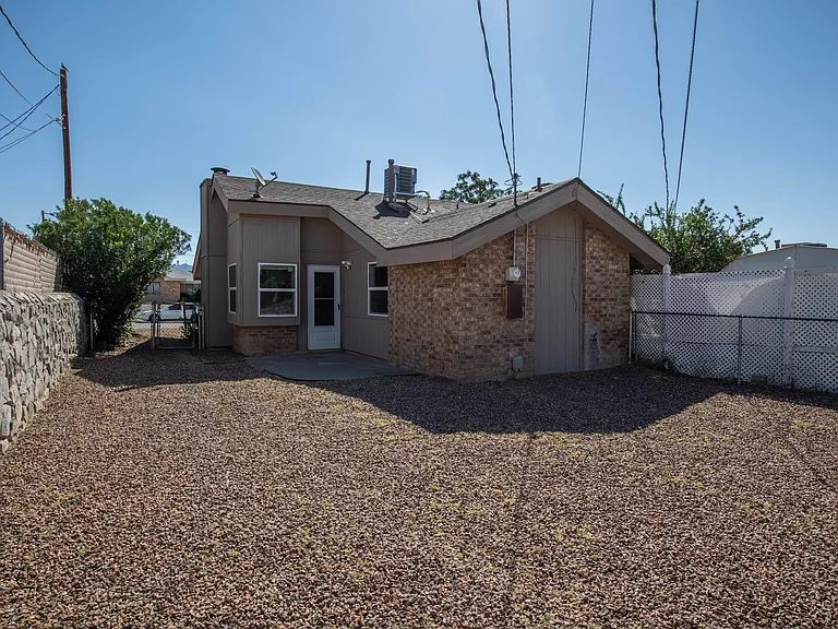 623 Paula Pl — Photo 18