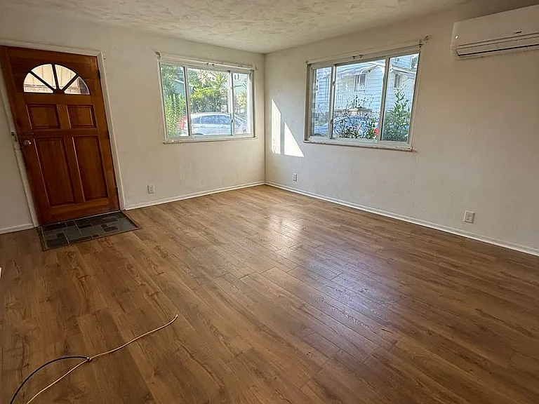 204 Kismet St — Photo 3