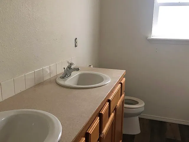 1114 SE Freedom Cir — Photo 8