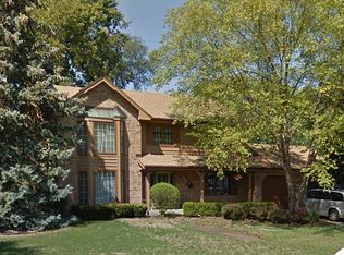 9S080 Landsfield Ave, Downers Grove, IL 60516