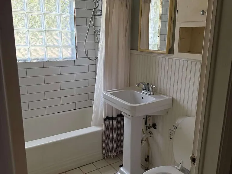 1541 Woodland St NW — Photo 9