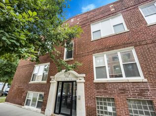 3924 W Altgeld St #1, Chicago, IL 60647