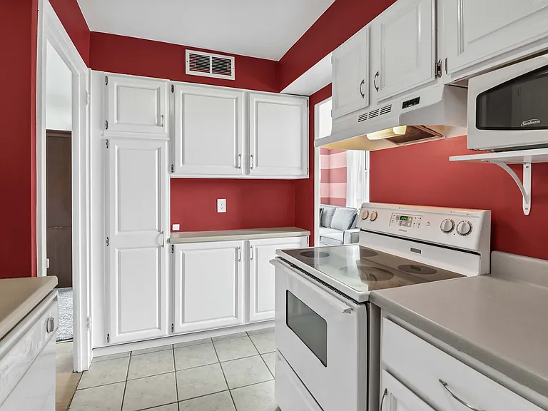 11850 Edgewater Dr #820 — Photo 19