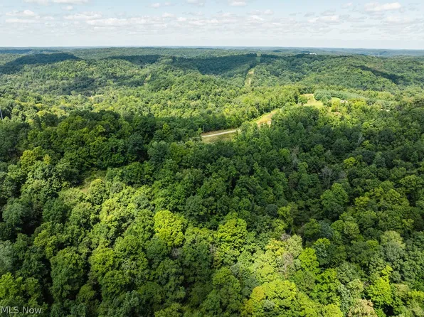 Taylor Rd, Dennison, OH 44621