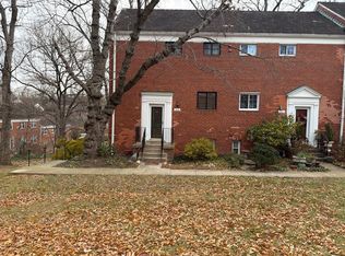 3129 Martha Custis Dr, Alexandria, VA 22302