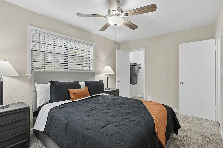 Brentwood Apartments — Photo 3