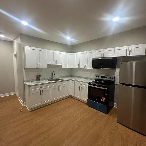357 Mantua Ave — Photo 3