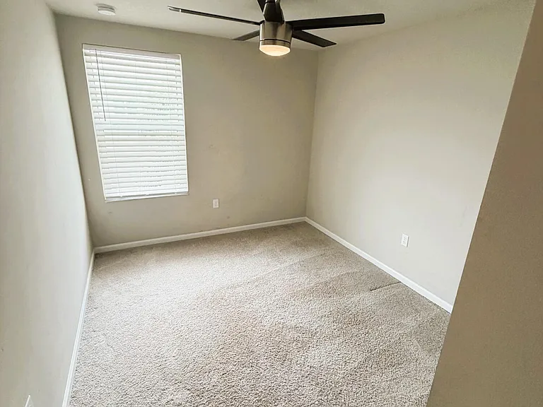 342 SE Angler Dr — Photo 10