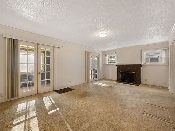5th image of 319 Allen St