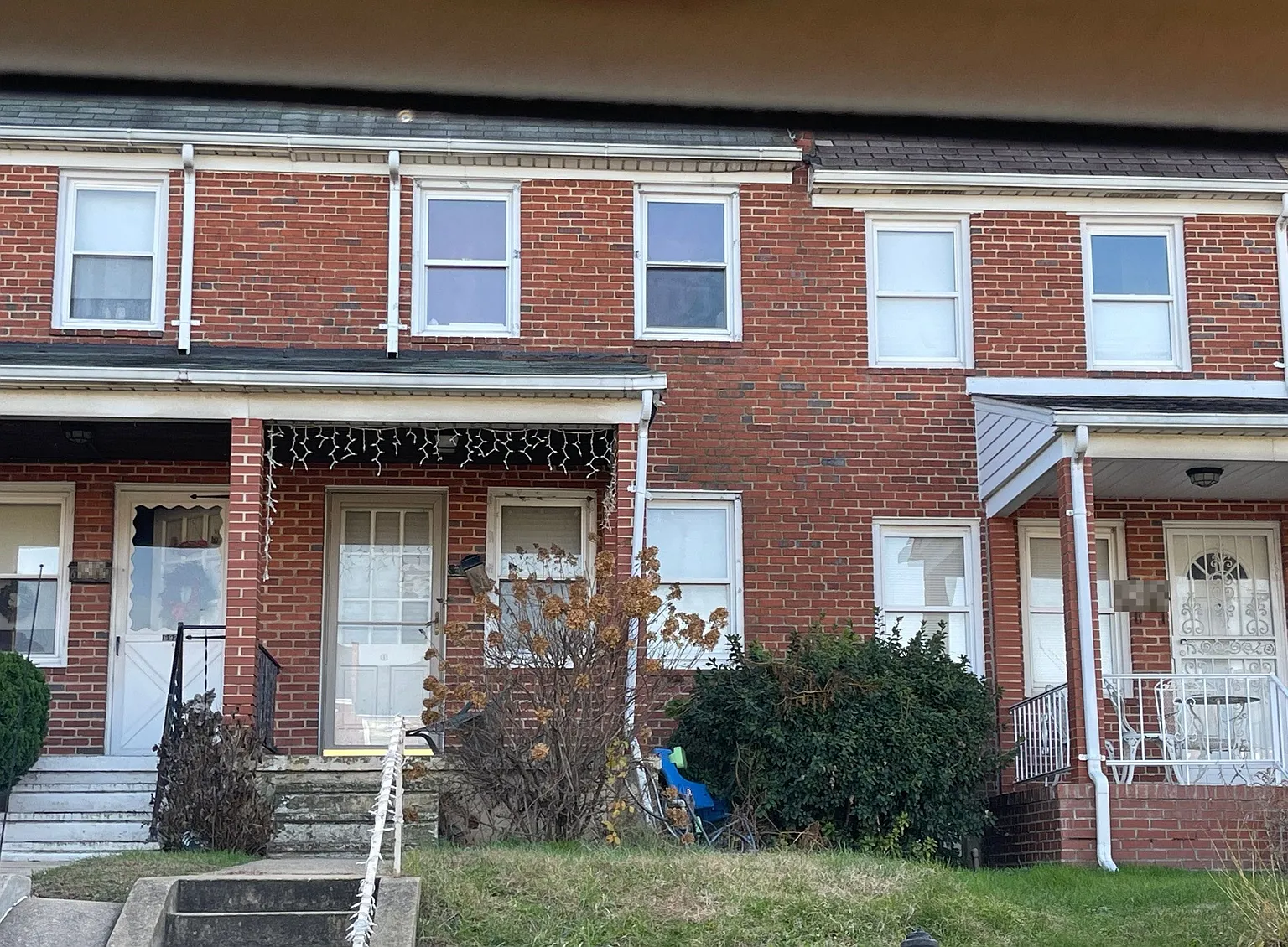 6921 Bank St photo 1