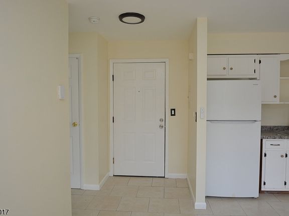 5th image of 14 Oak Ridge Rd #4