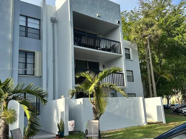 10825 SW 112th Ave APT 218, Miami, FL 33176