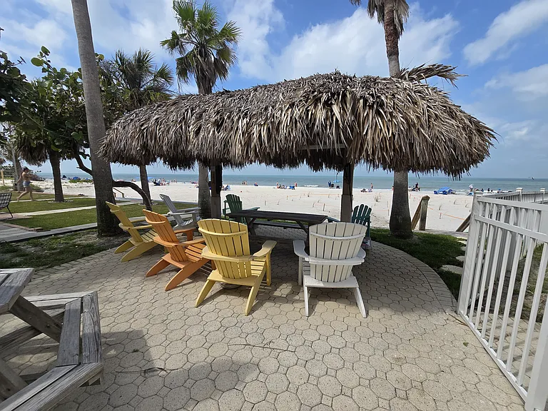 TIKI HUT