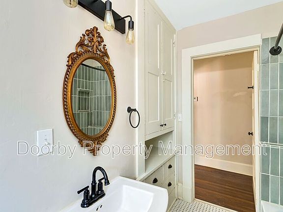 2nd image of 621 Fortwood Pl #2