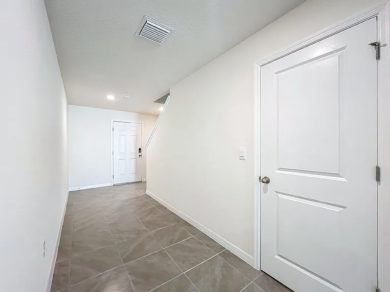 8656 45th Ct — Photo 3