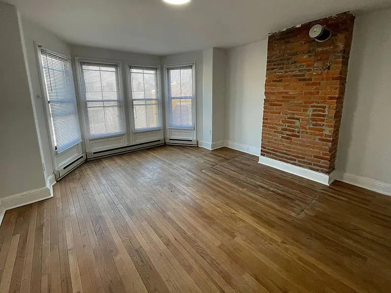 2107 Green St #2RR — Photo 1