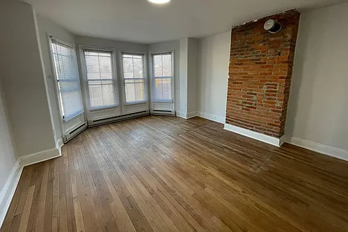 2107 Green St Photo 1