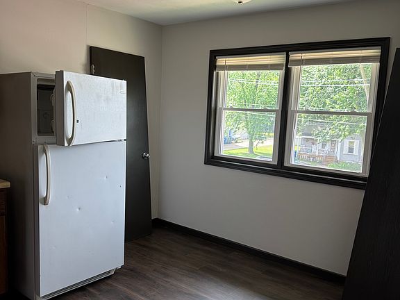 4th image of 423 W North St #3B