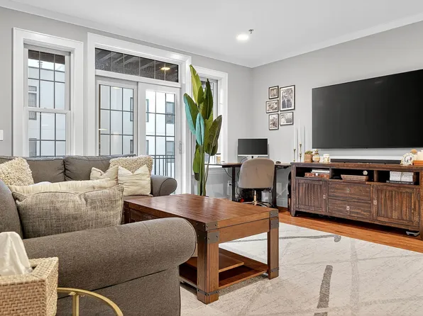 904 Jefferson Street image 11 of 32