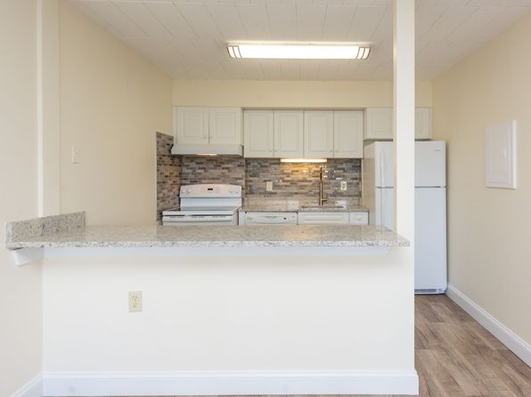 Whitney Towers | 2405 Whitney Ave, Hamden, CT