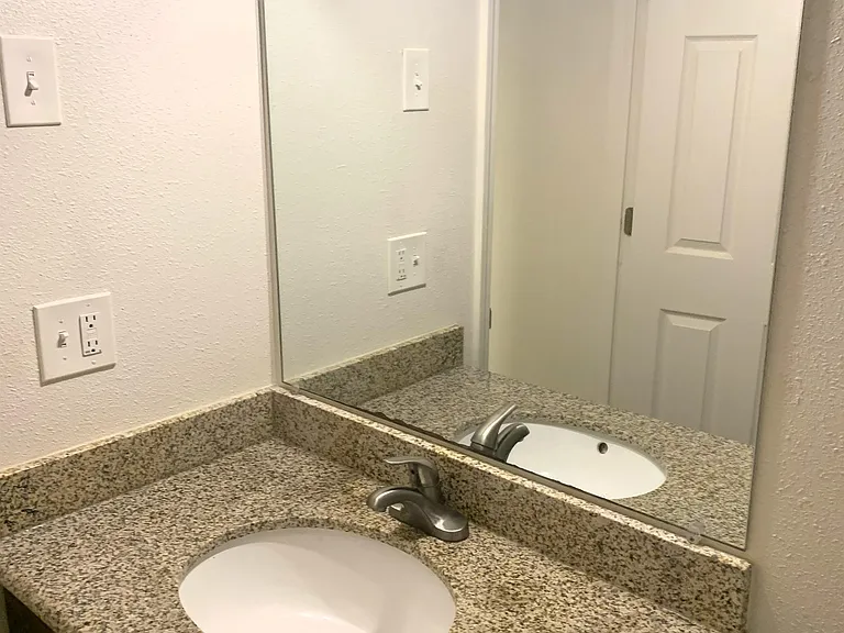 2301 SE Courtney Ave #10 — Photo 8