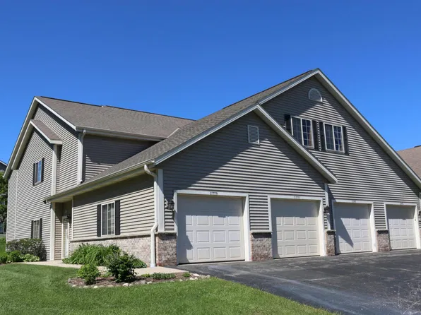 2178 Pine Ridge Ct, Grafton, WI 53024