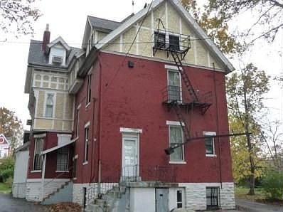 2nd image of 820 Lincoln Ave