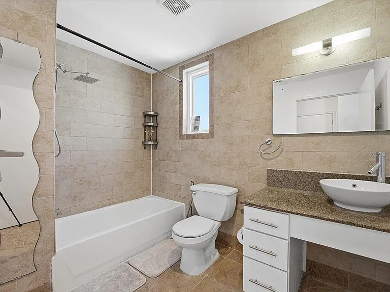 515 30th St #1C — Photo 9