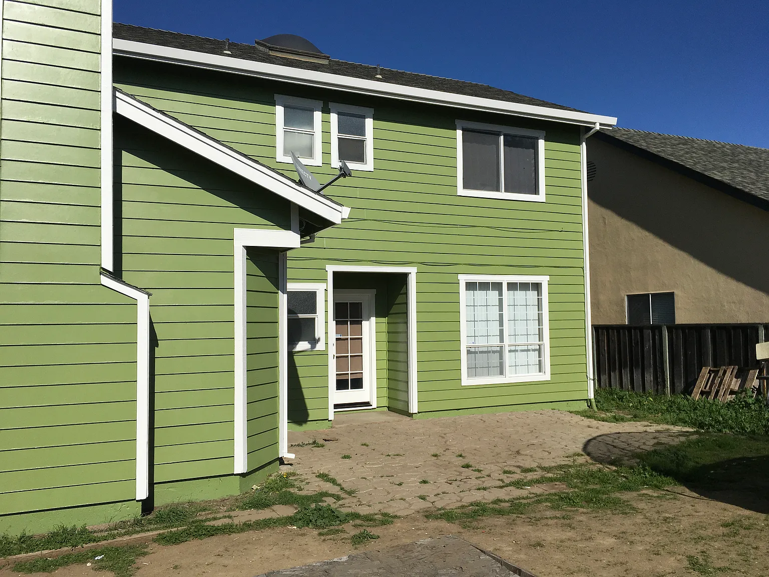 4 bed, 2207 sqft, $4,300 — Photo 3