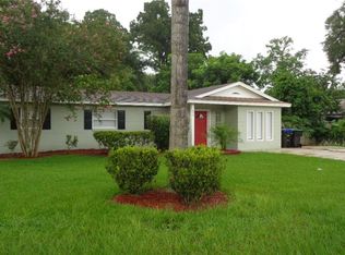 825 E 9th St, Apopka, FL 32703