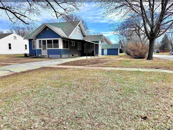 1221 12th St, Onawa, IA 51040