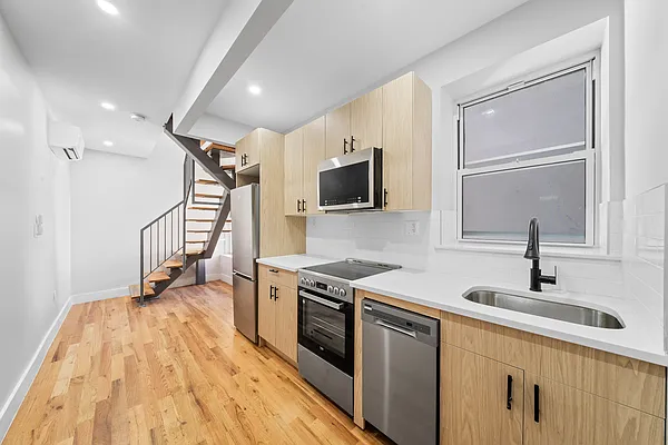 Rented by Vector New York, LLC | media 6