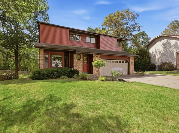 948 Waterford Dr W, Eagan, MN 55123
